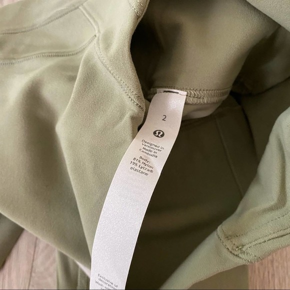 Lululemon Nulu Fold Yoga High Rise Crop Leggings 23” Rosemary Green - Picture 7 of 8